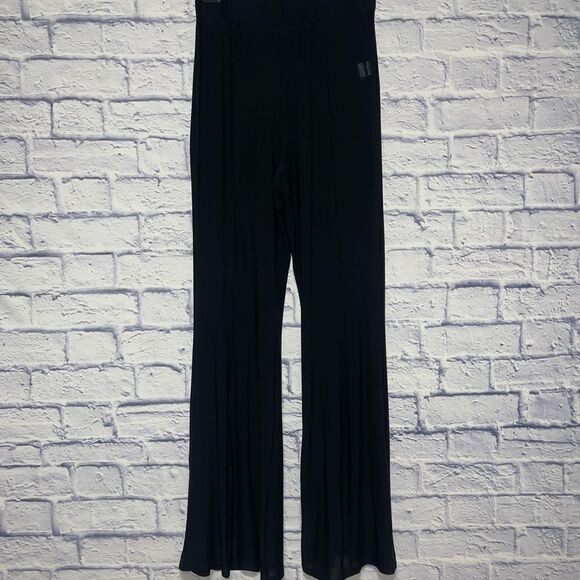 Black sheer bell bottom pants forever21 - Picture 3 of 10